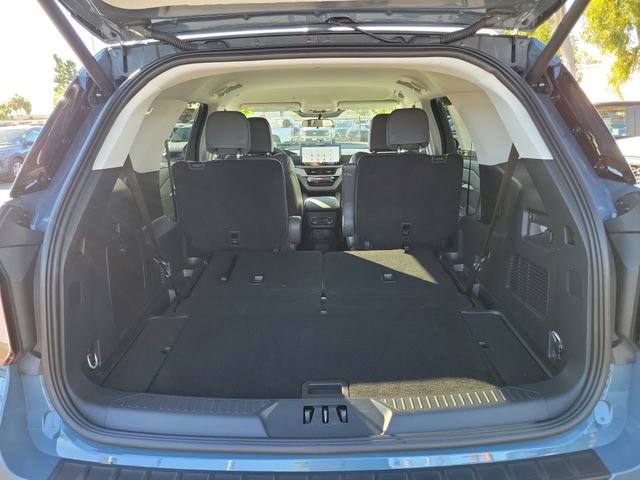 Used 2025 Ford Explorer Active w/ Active Comfort Package RWD image 22