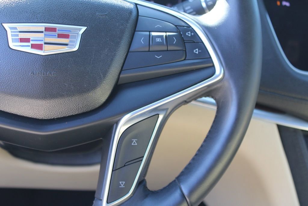 Used 2018 Cadillac XT5 Luxury w/ Driver Awareness Package image 22