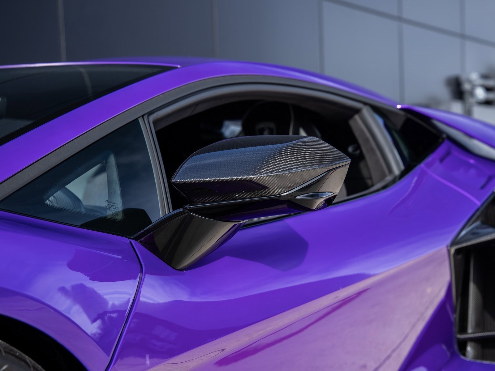 Used 2024 Lamborghini Revuelto image 22