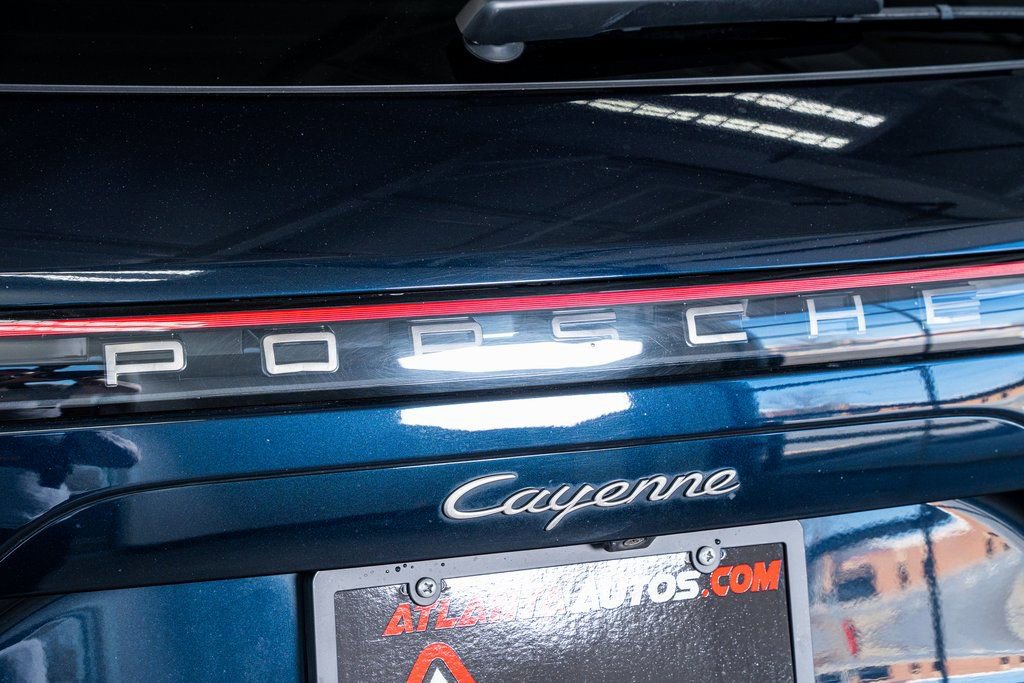 Used 2022 Porsche Cayenne Platinum Edition image 25