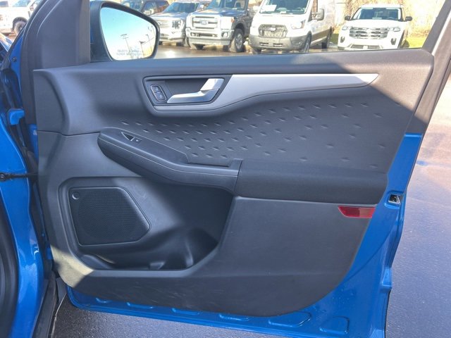 Used 2020 Ford Escape SE image 10