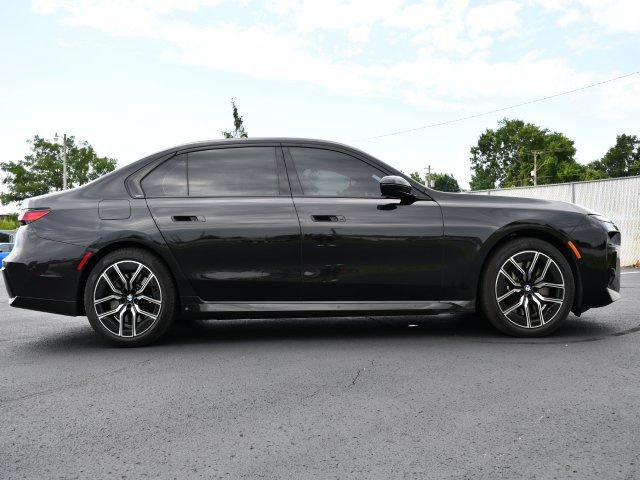 Used 2025 BMW 740i xDrive w/ Executive Package AWD/4WD image 8