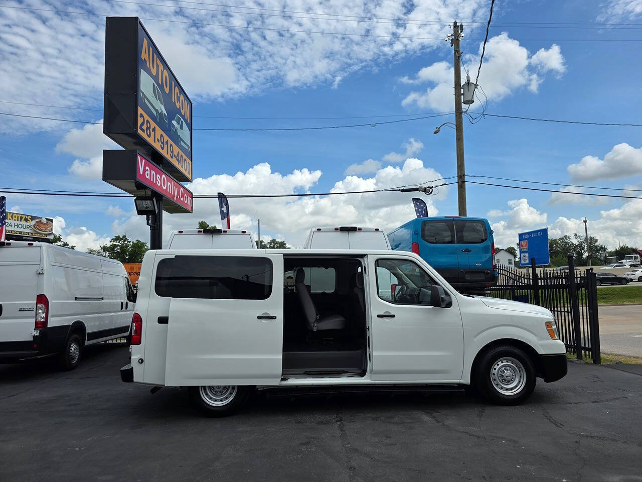 Used 2018 Nissan NV 3500 S RWD image 5