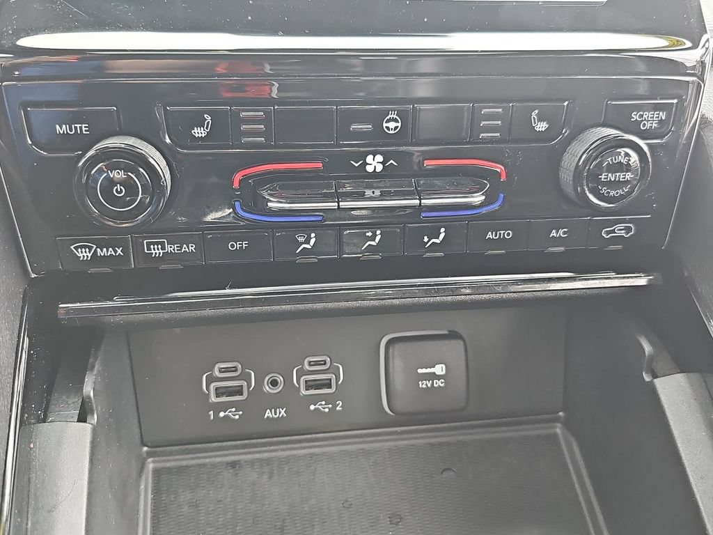Used 2023 Jeep Grand Cherokee L Laredo AWD/4WD image 23