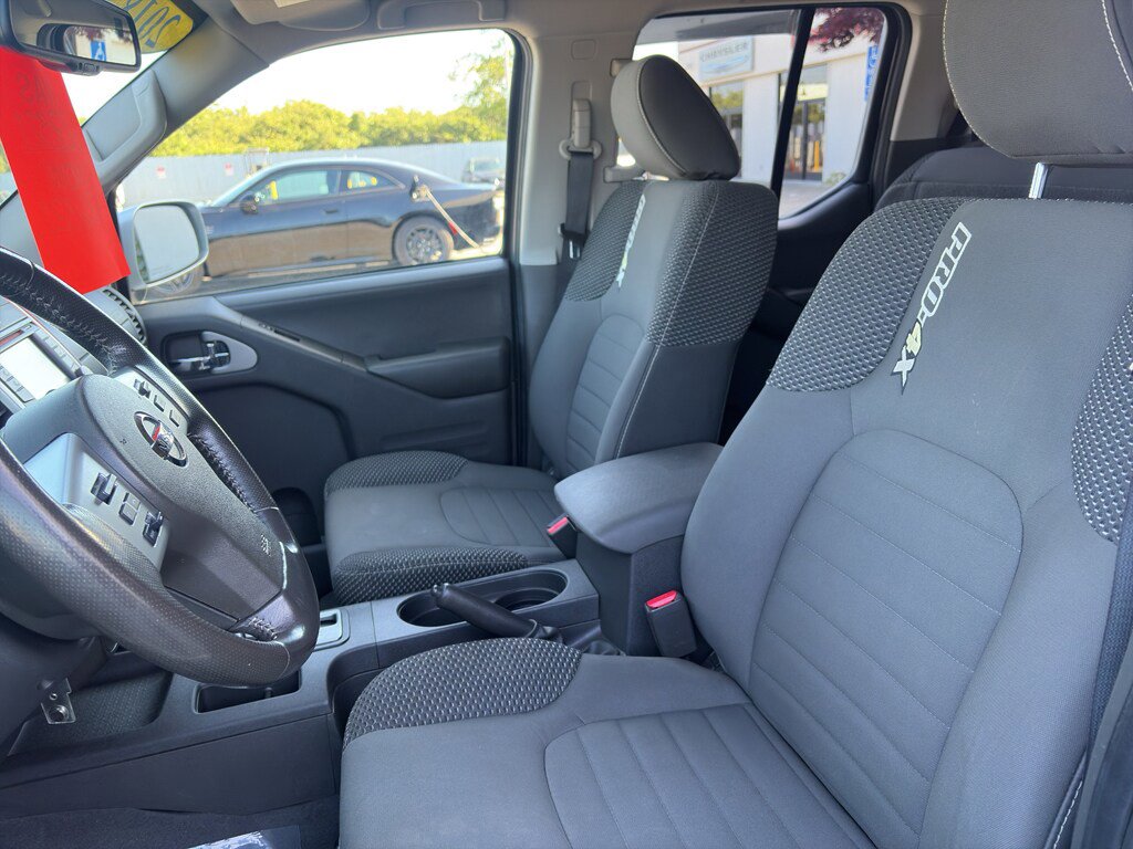 Used 2018 Nissan Frontier PRO-4X AWD/4WD image 6