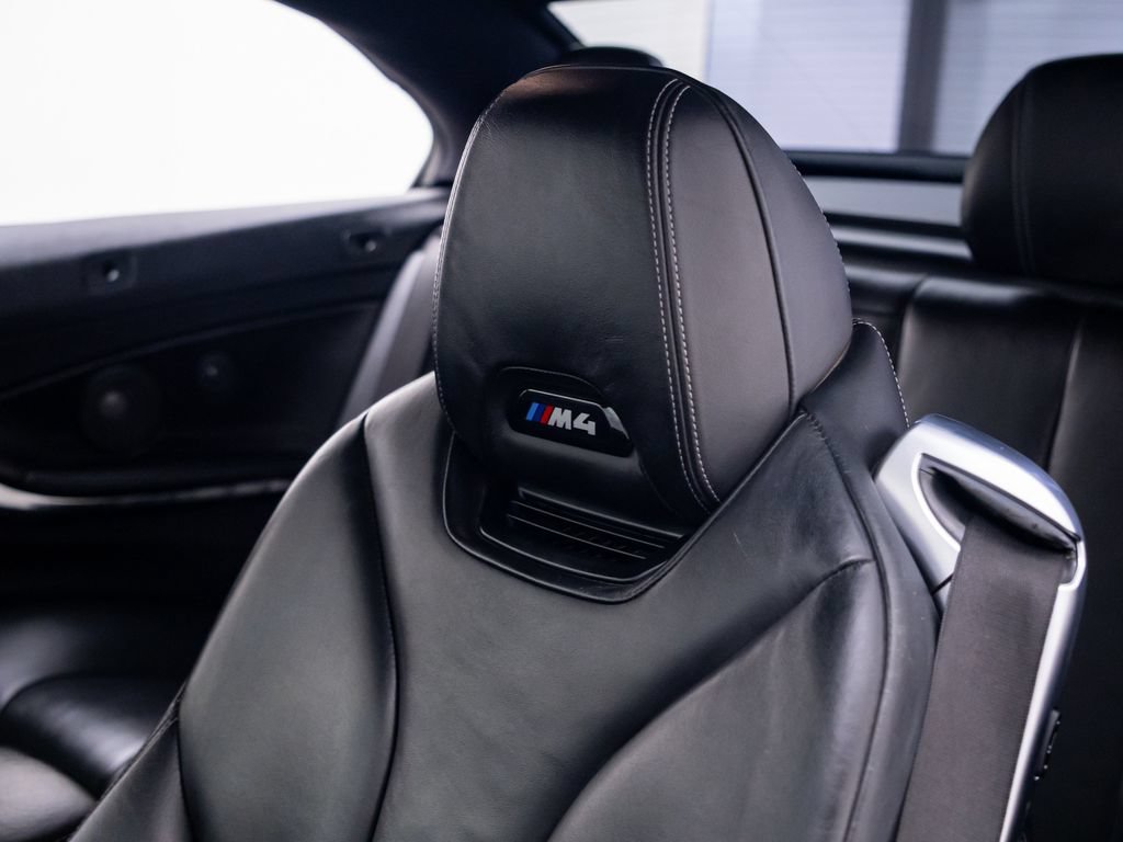 Used 2018 BMW M4 Convertible RWD image 19