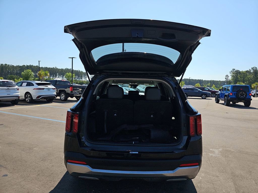Used 2024 Kia Sorento S FWD image 18