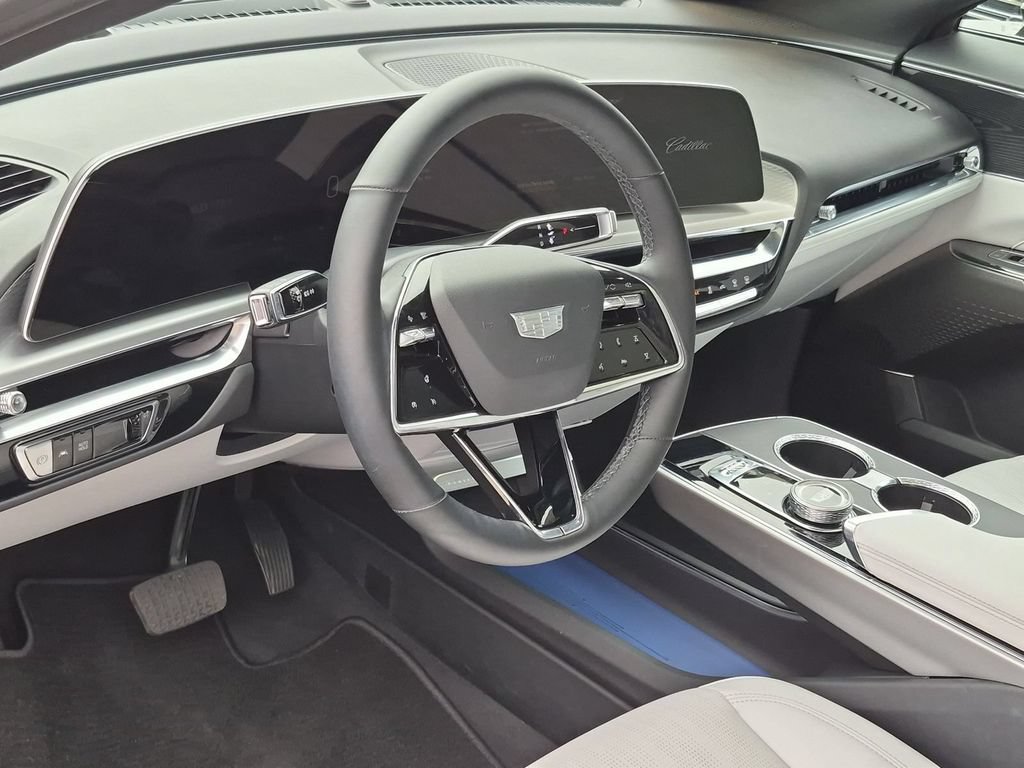 Certified 2024 Cadillac Lyriq Luxury RWD image 2