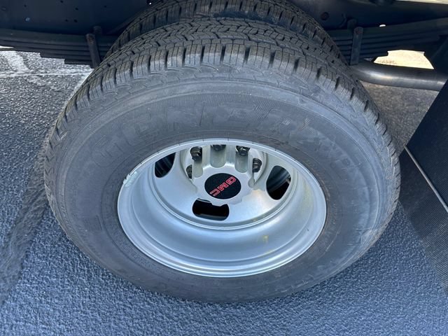 New 2024 GMC Savana 3500 w/ Power Convenience Package RWD image 16