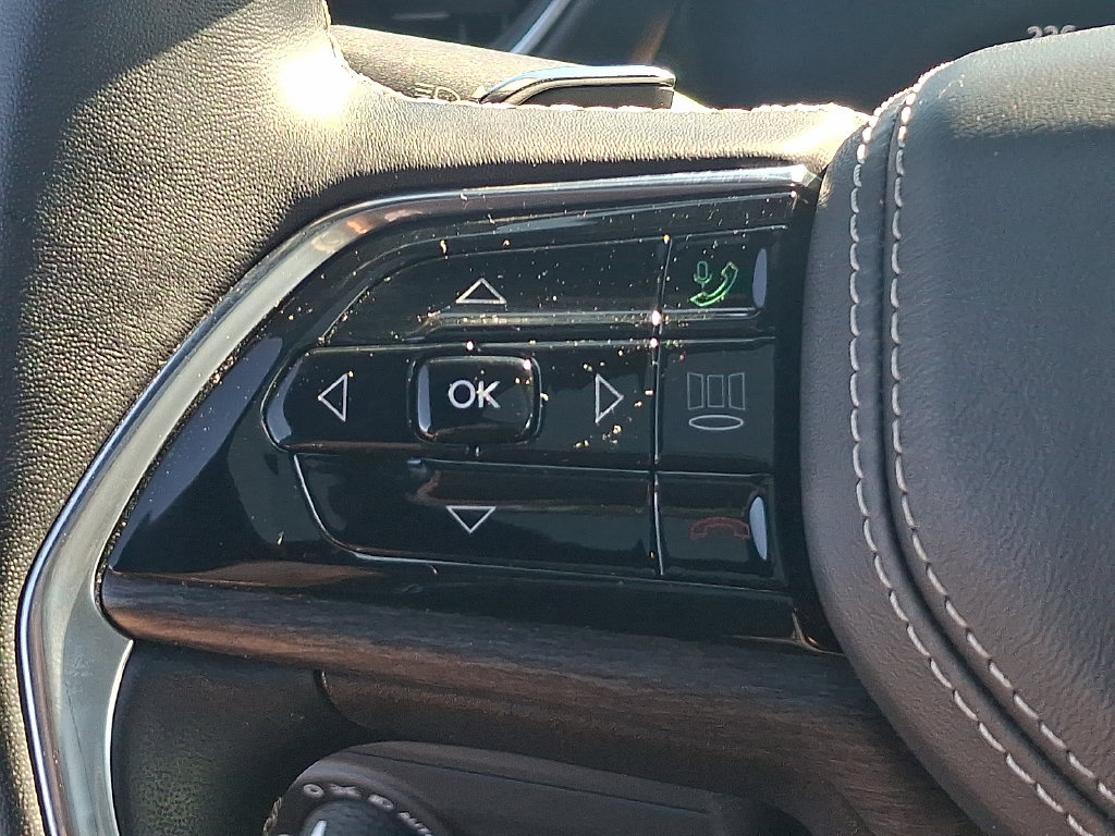 Used 2021 Jeep Grand Cherokee L Overland AWD/4WD image 17