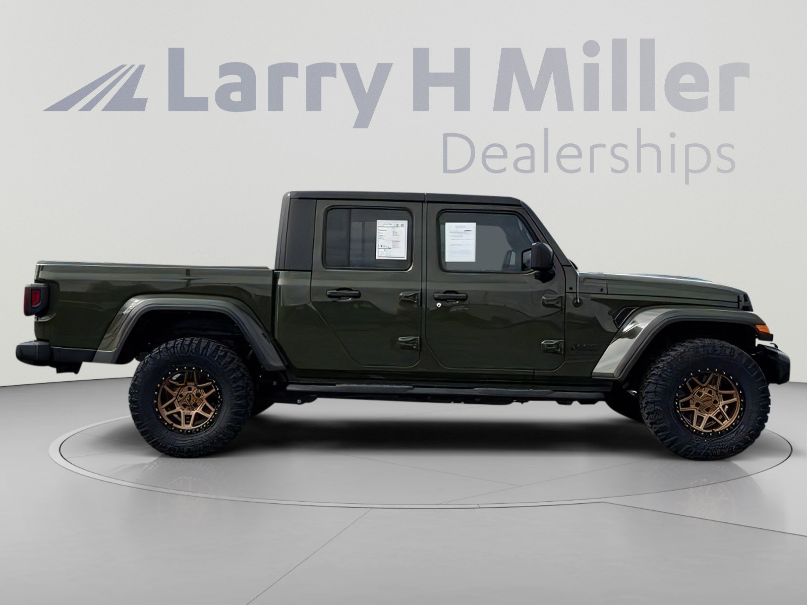 Used 2022 Jeep Gladiator Sport AWD/4WD image 6