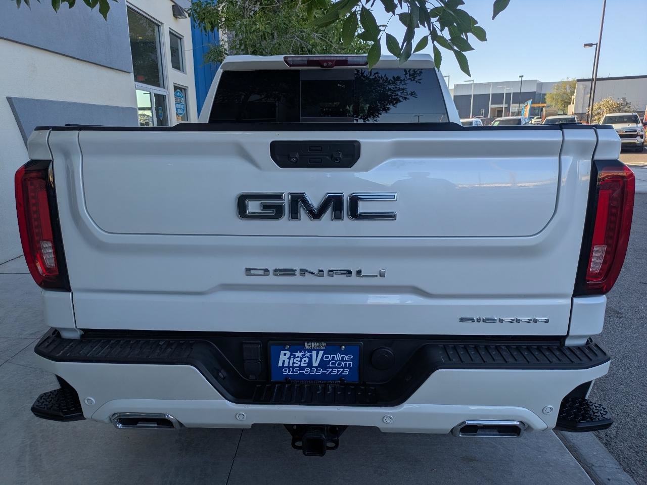 Used 2022 GMC Sierra 1500 Denali Ultimate AWD/4WD image 4
