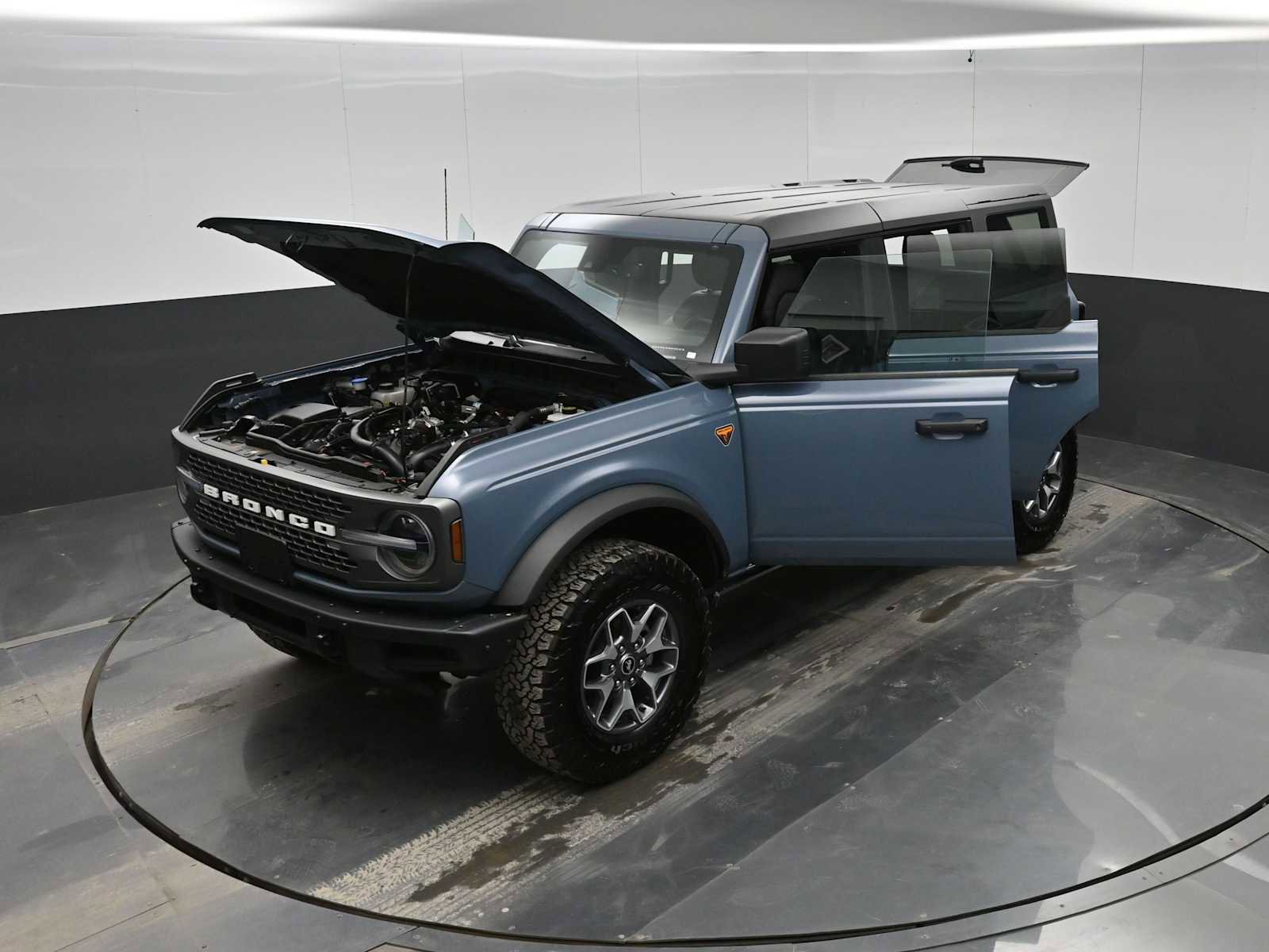 Used 2024 Ford Bronco Badlands image 43