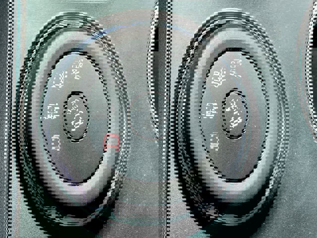 Used 2016 Ford Explorer XLT w/ Equipment Group 202A AWD/4WD image 29