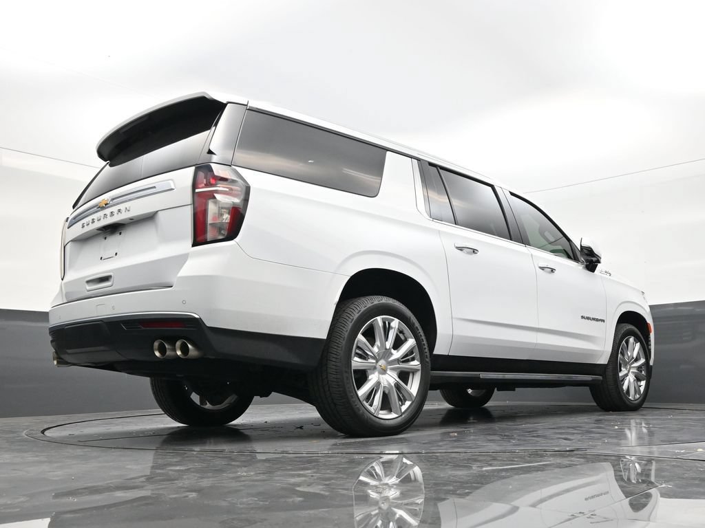 Used 2022 Chevrolet Suburban High Country RWD image 25