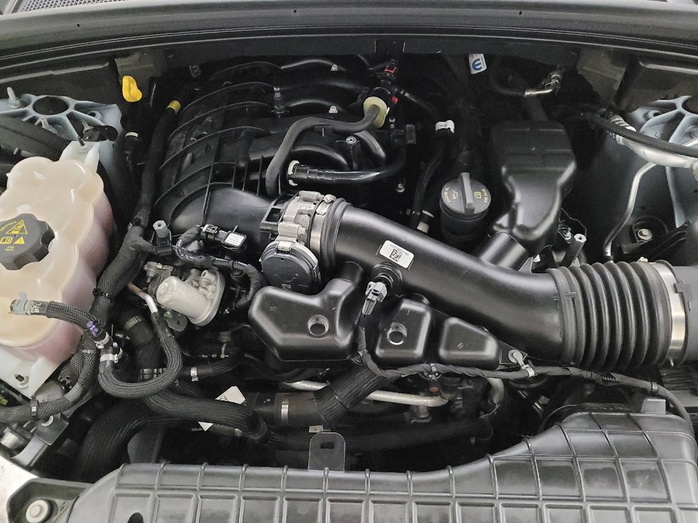 Used 2023 Jeep Grand Cherokee Laredo AWD/4WD image 30