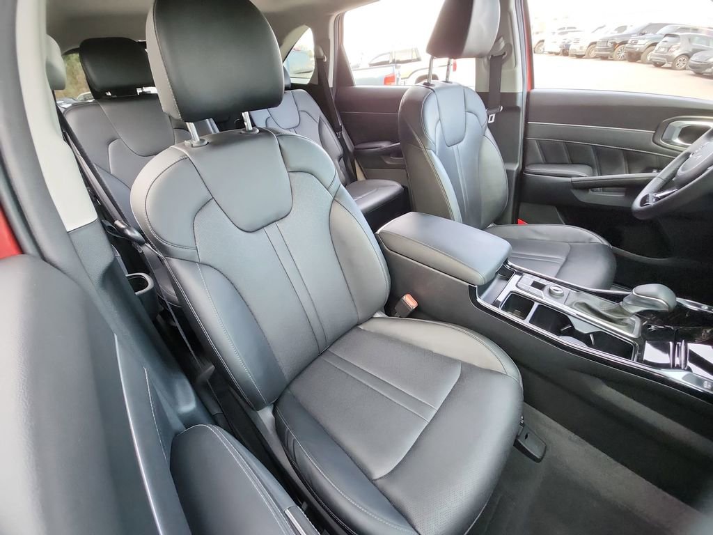 Used 2023 Kia Sorento SX image 32