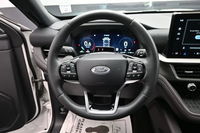 Certified 2025 Ford Explorer Platinum w/ Ultimate Package AWD/4WD image 15