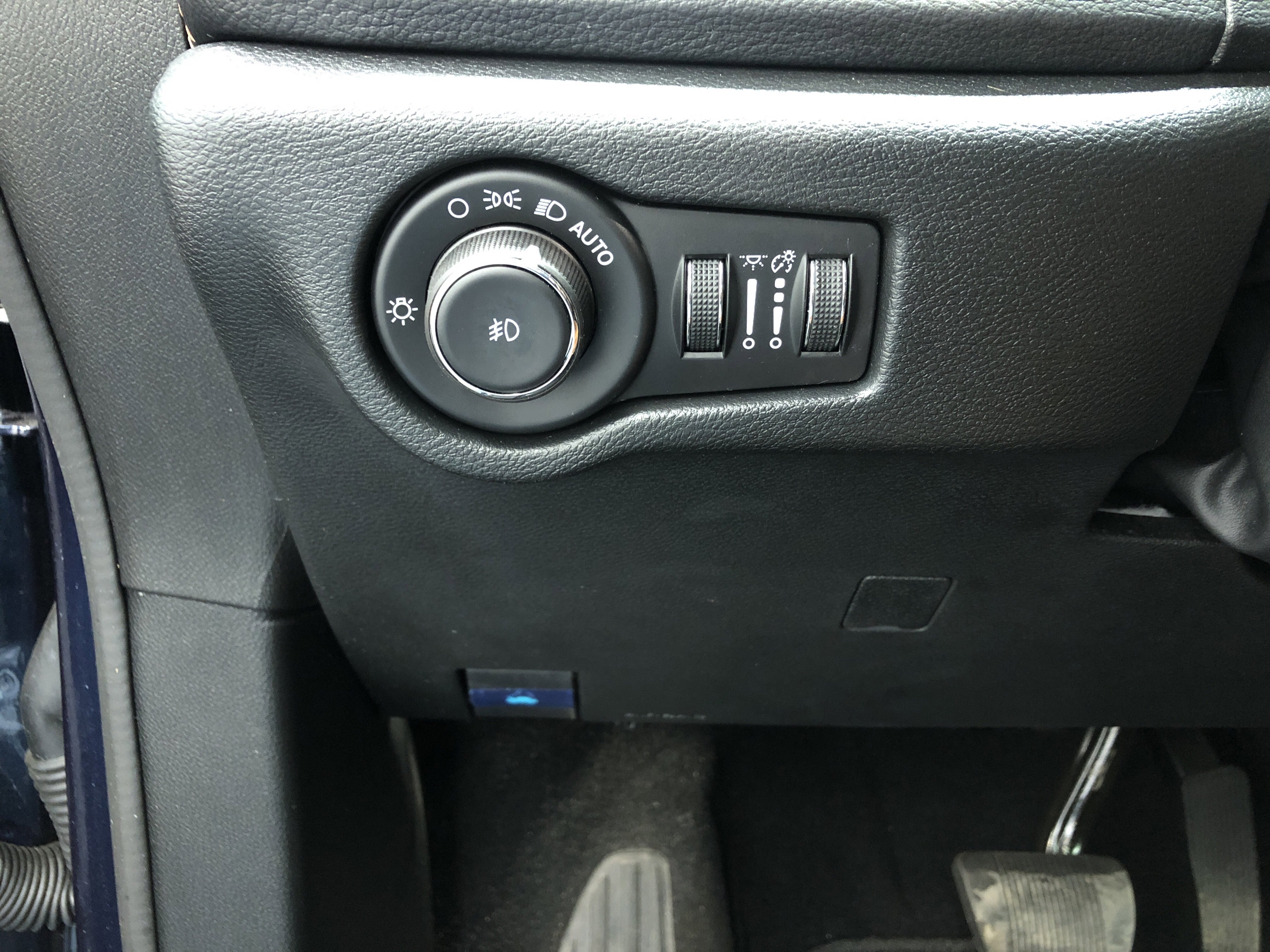 Certified 2024 Chrysler Pacifica Pinnacle FWD image 21