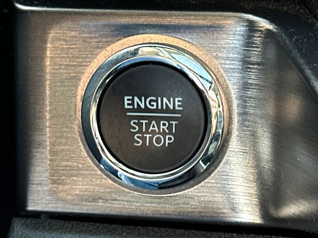 Used 2023 Ford F250 Lariat w/ Sport Appearance Package AWD/4WD image 36