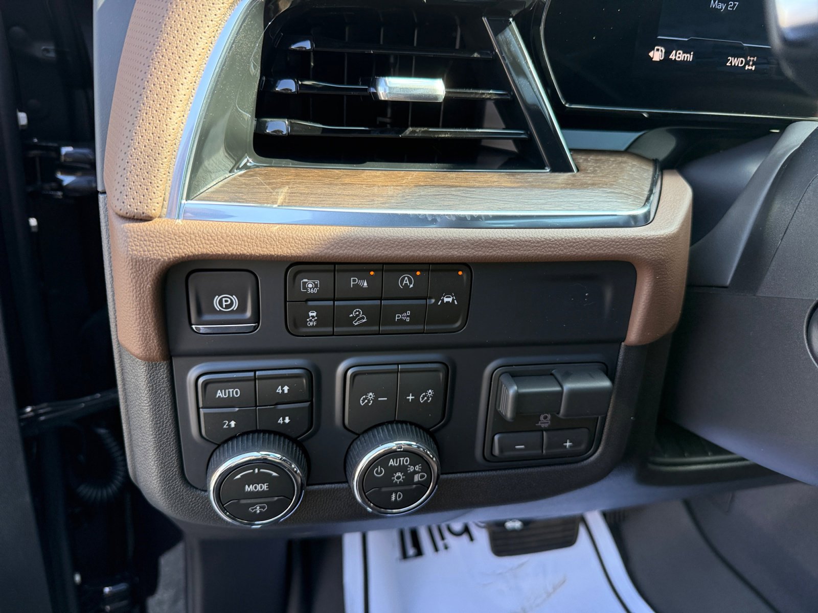 New 2026 Chevrolet Tahoe High Country AWD/4WD image 19