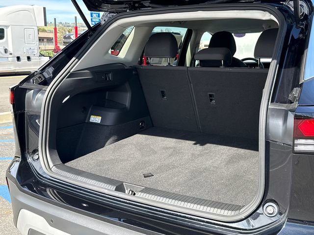 Used 2025 Volkswagen Tiguan S image 13