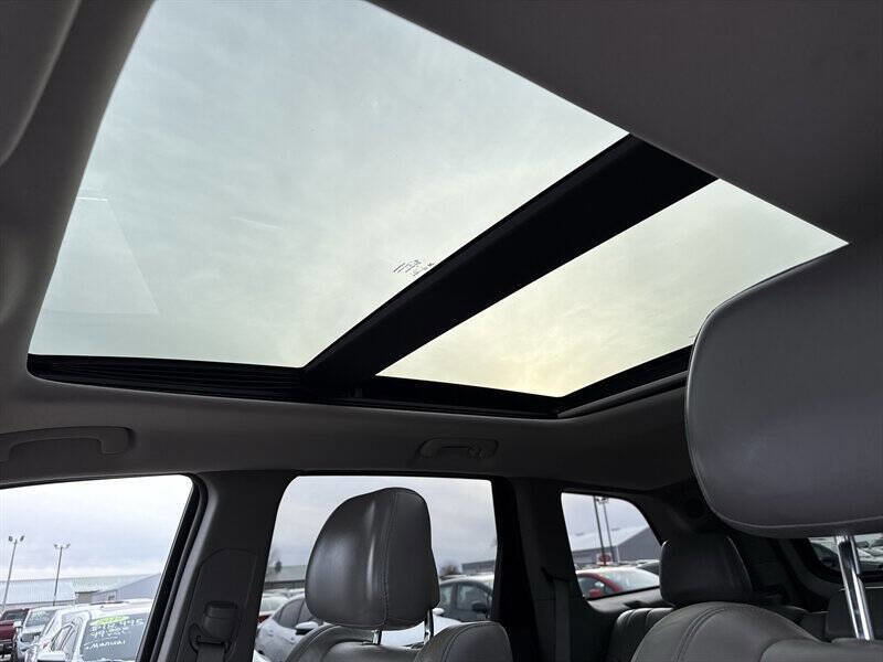 Used 2012 Jeep Grand Cherokee Laredo image 28