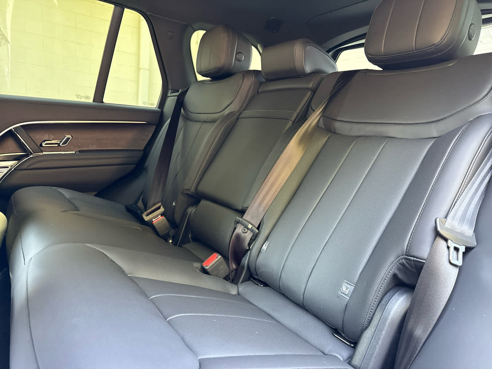 New 2025 Land Rover Range Rover SE image 16