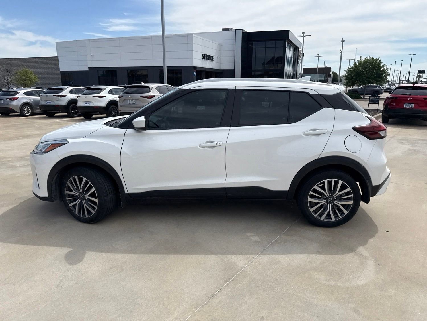 Used 2024 Nissan Kicks SV FWD image 16