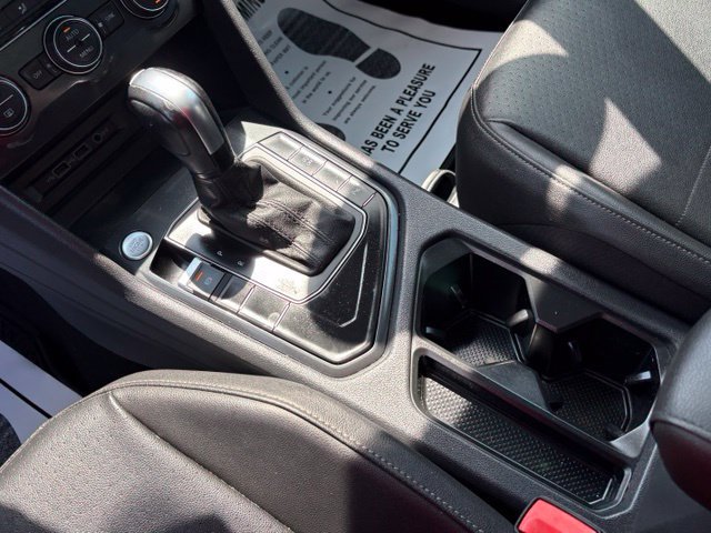 Used 2020 Volkswagen Tiguan SEL FWD image 20