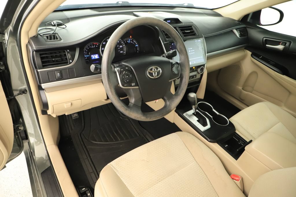 Used 2014 Toyota Camry LE FWD image 15