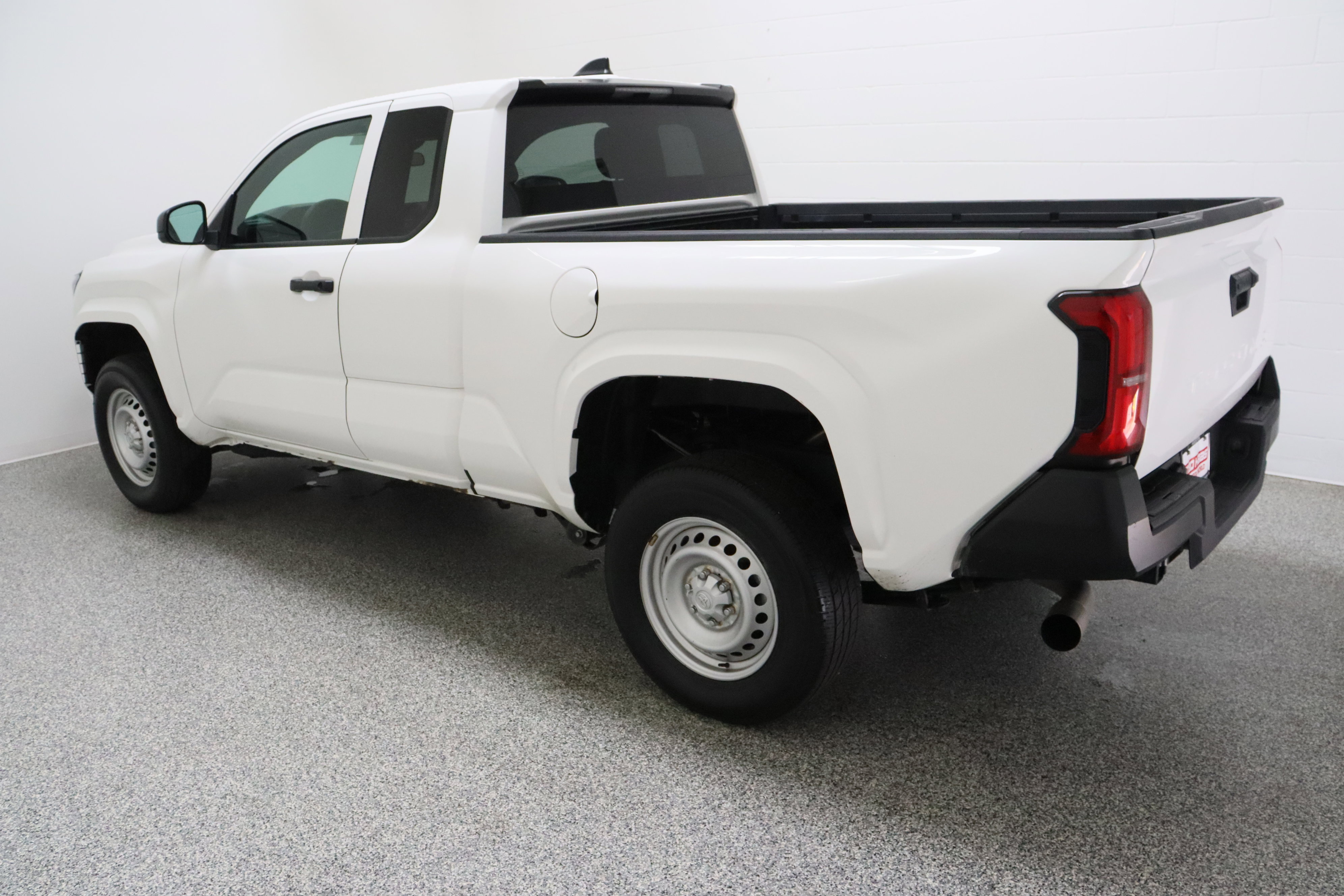 Used 2024 Toyota Tacoma SR RWD image 9