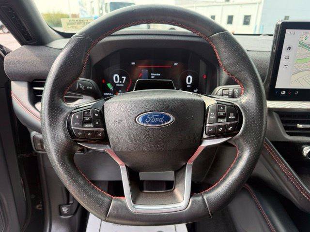 Used 2025 Ford Explorer ST-Line w/ ST-Line Street Pack AWD/4WD image 14