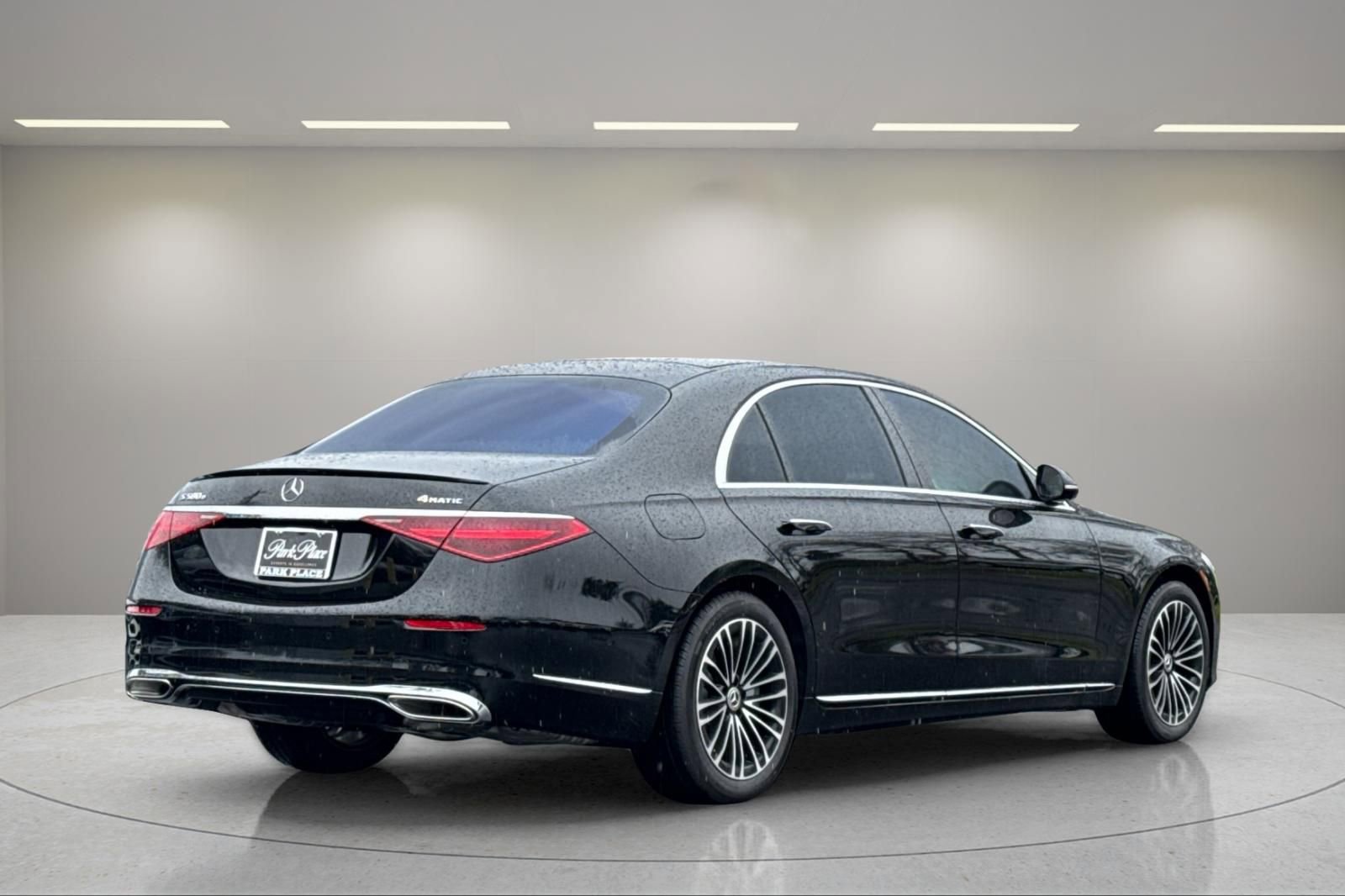 Used 2024 Mercedes-Benz S 580e 4MATIC Sedan image 4