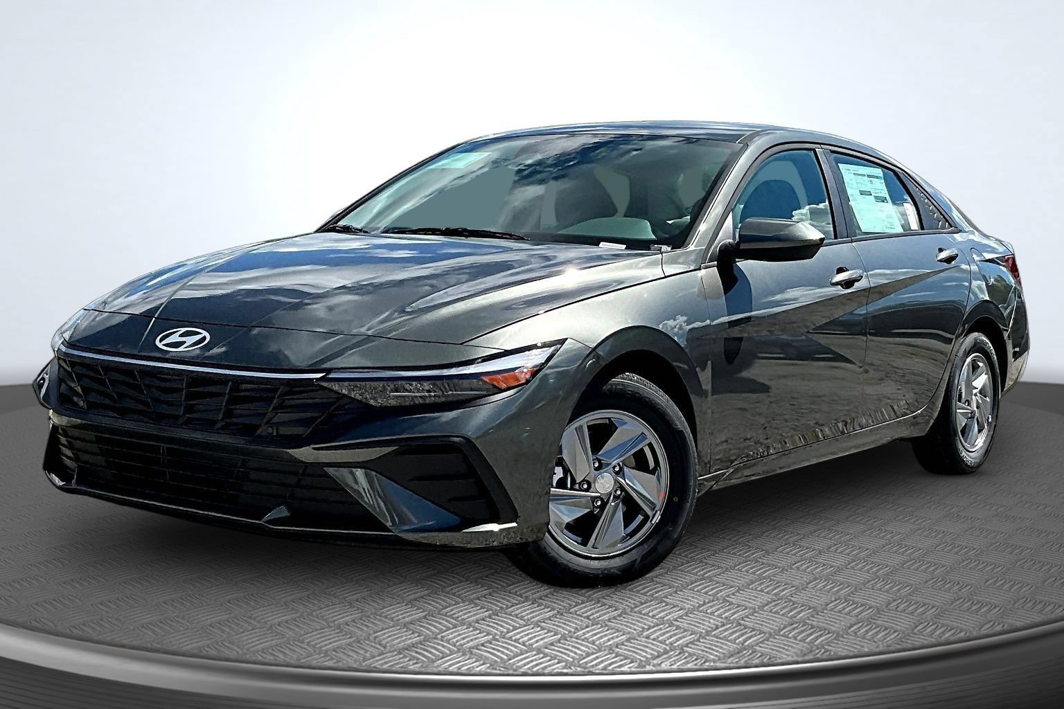 New 2026 Hyundai Elantra SE