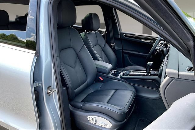 Used 2026 Porsche Macan AWD/4WD image 27