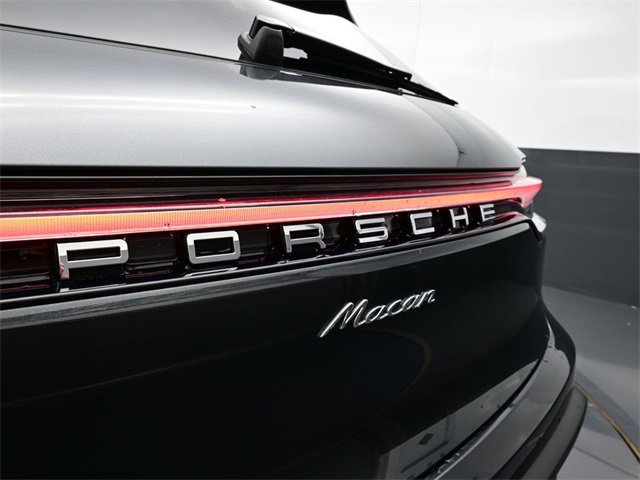 Used 2025 Porsche Macan image 23