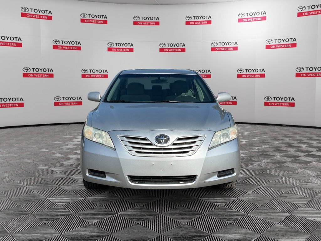 Used 2009 Toyota Camry LE FWD image 2