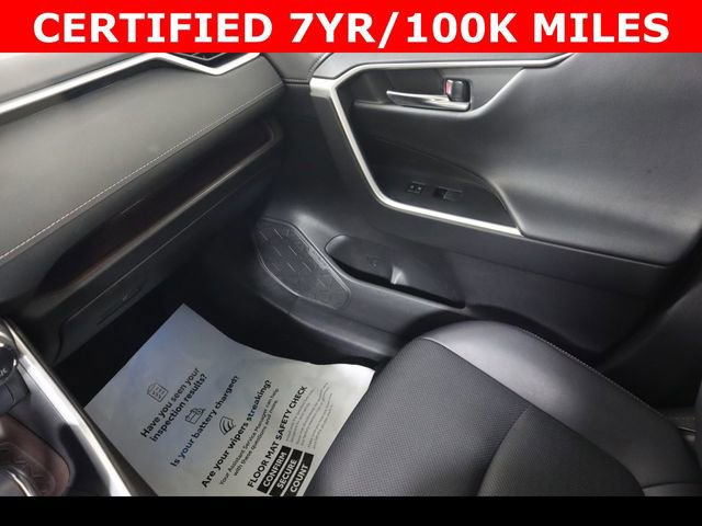 Used 2022 Toyota RAV4 Limited image 16