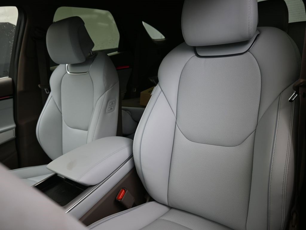 New 2026 Genesis GV70 2.5T Advanced image 22