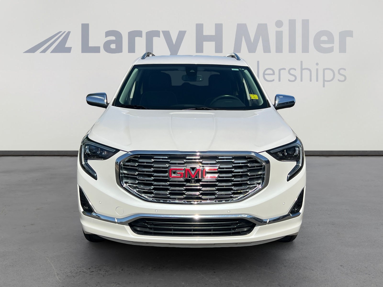 Used 2020 GMC Terrain Denali w/ Denali Premium Package FWD image 8