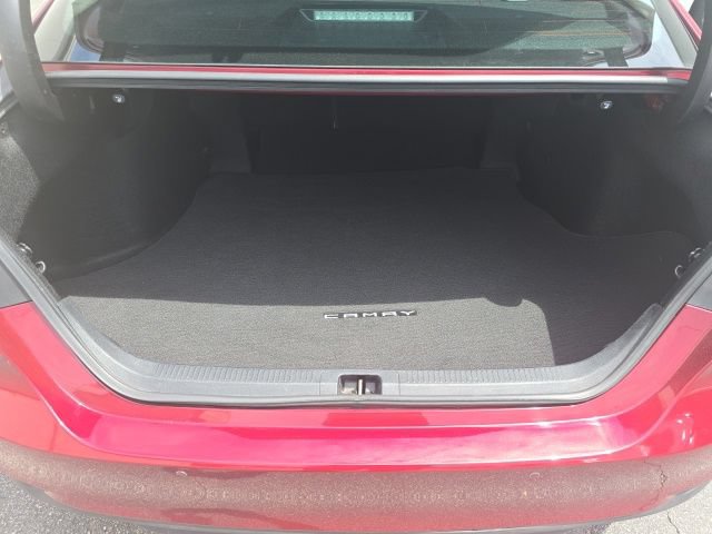 Used 2018 Toyota Camry XLE FWD image 9