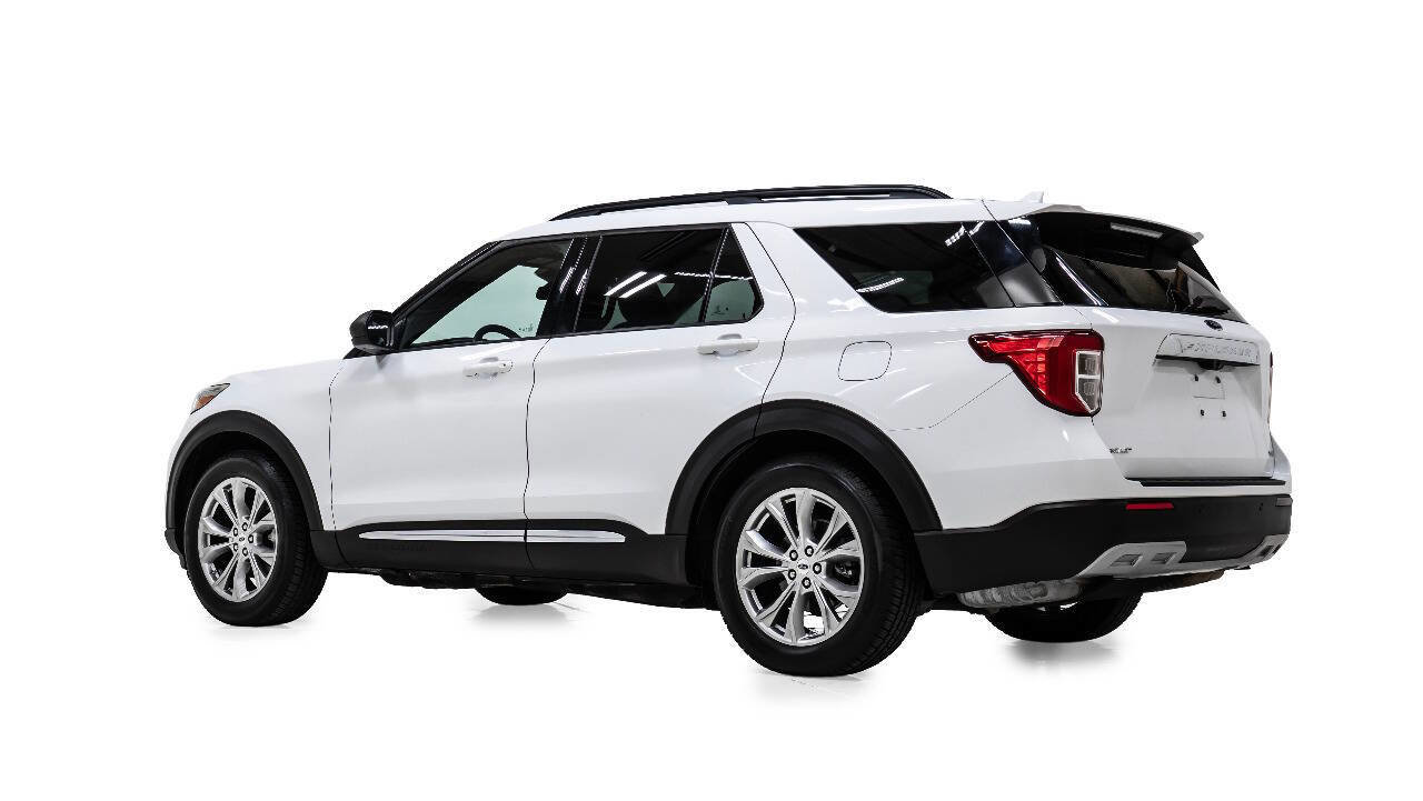 Used 2020 Ford Explorer XLT w/ Equipment Group 202A RWD image 4