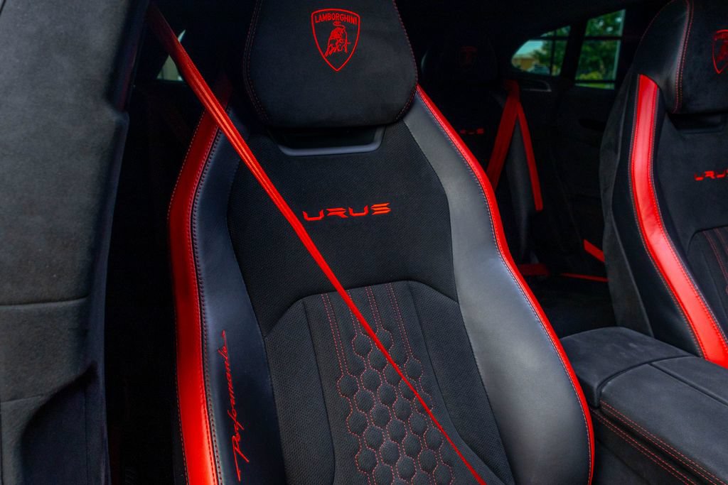 Used 2024 Lamborghini Urus Performante AWD/4WD image 68