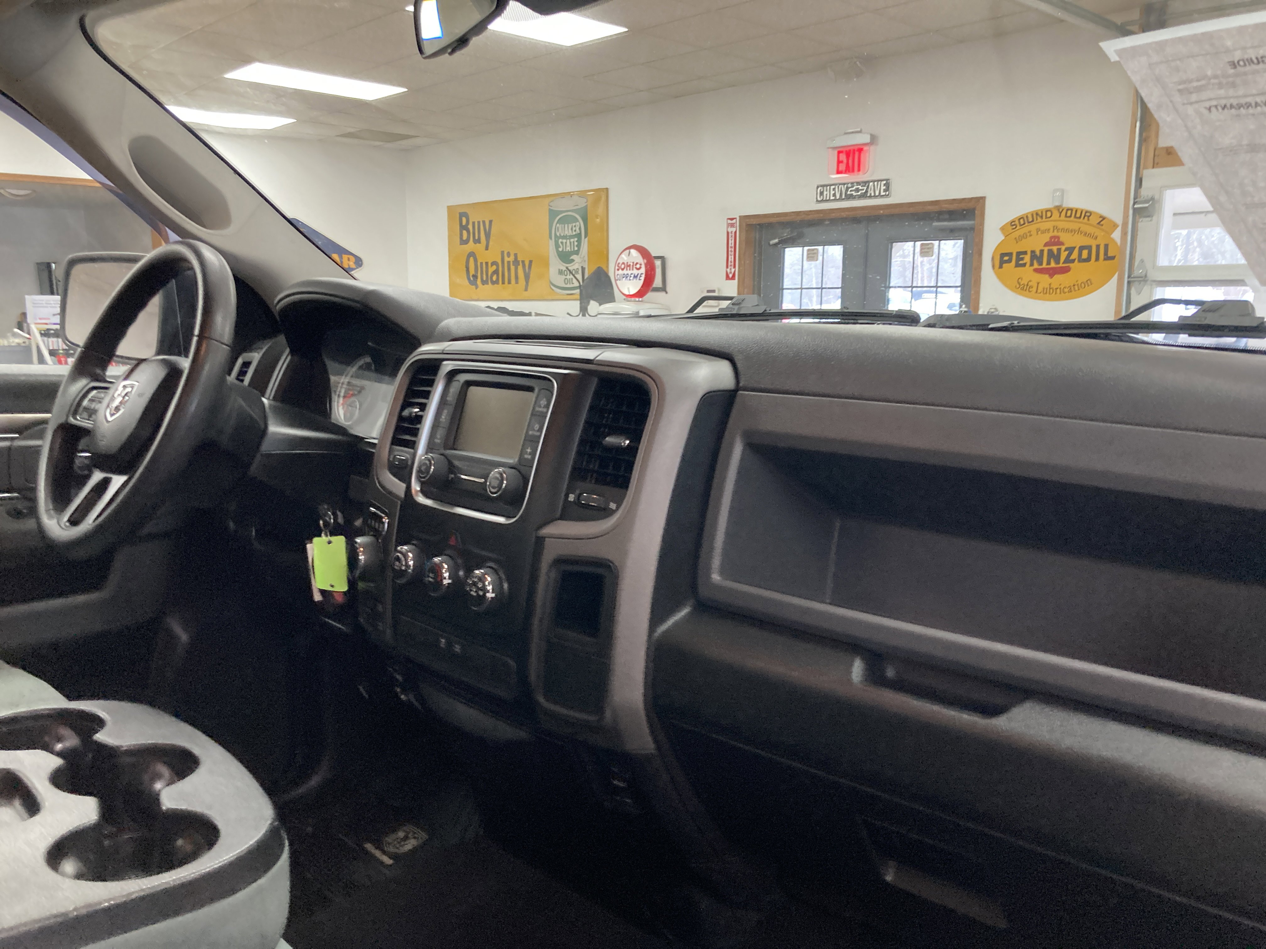 Used 2017 RAM 1500 Express w/ Black Ram 1500 Express Group AWD/4WD image 18