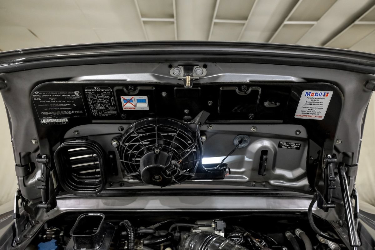 Used 2001 Porsche 911 Carrera RWD image 40