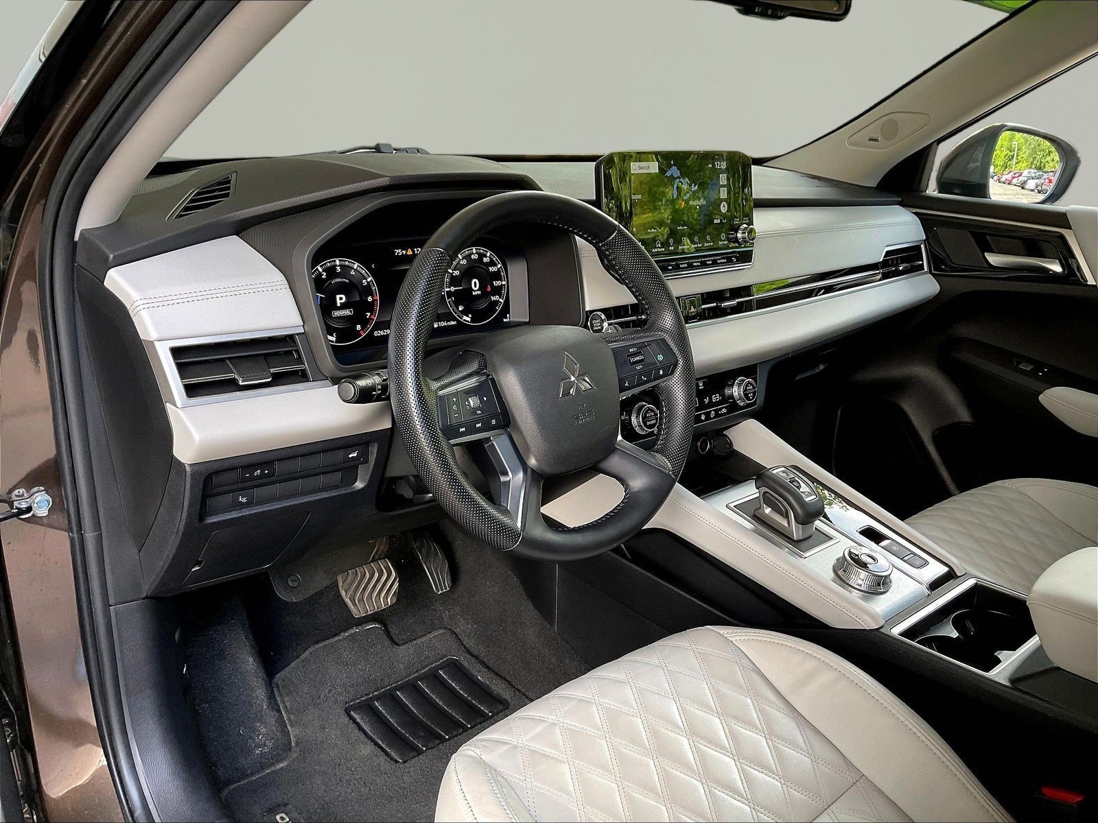 Used 2023 Mitsubishi Outlander SEL FWD image 16