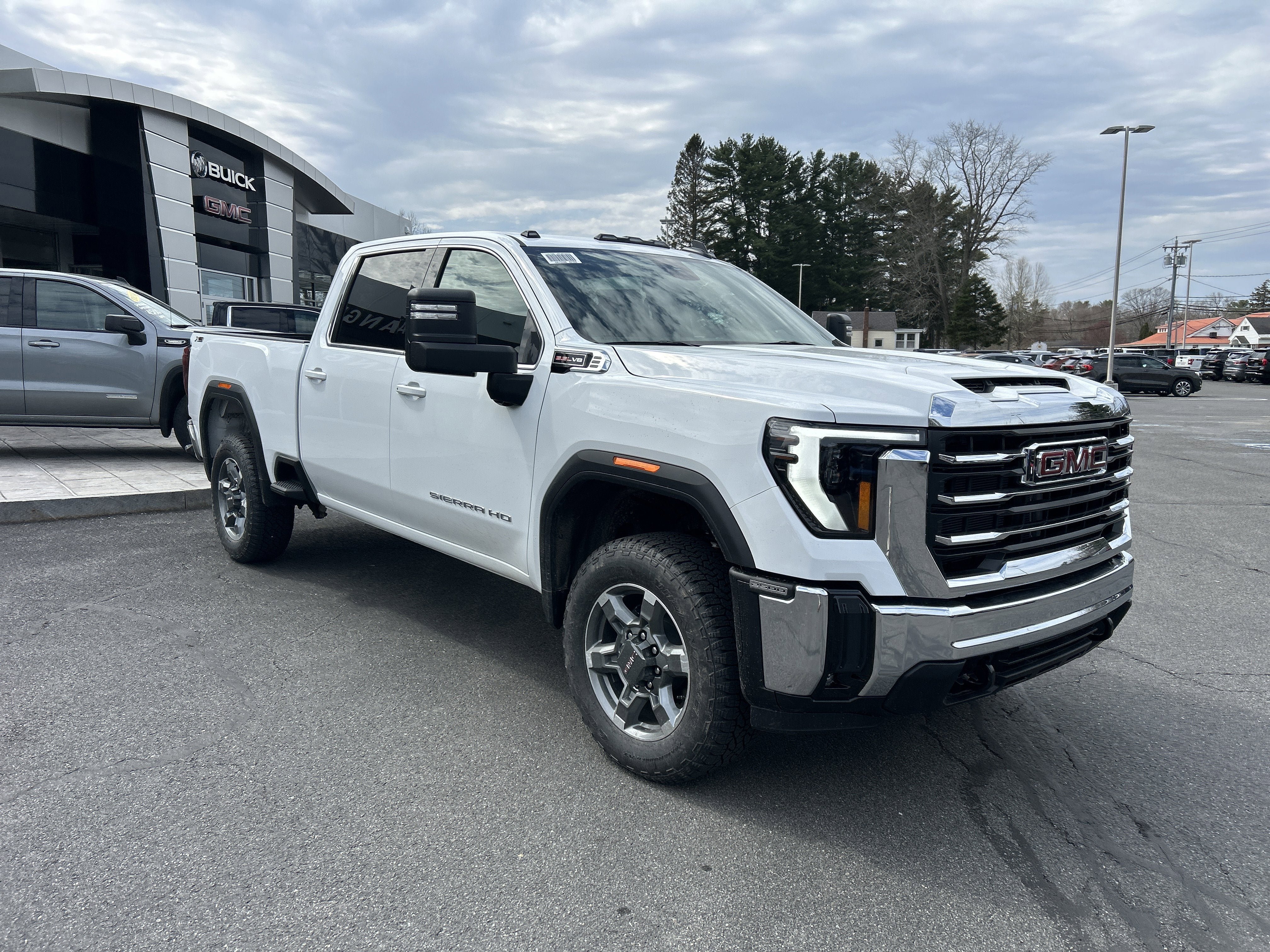 New 2026 GMC Sierra 2500 SLE w/ SLE Value Package; AWD/4WD image 14