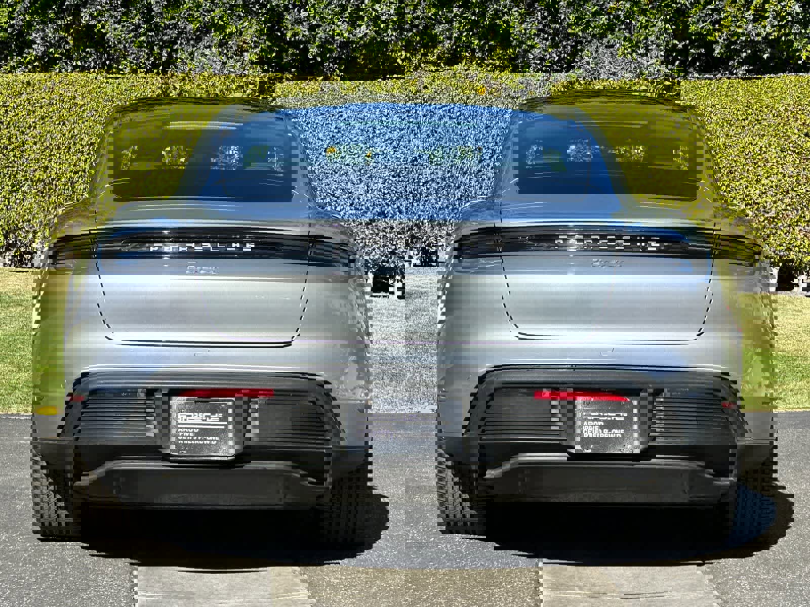 Used 2022 Porsche Taycan image 7