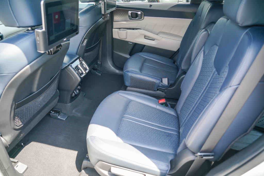 Certified 2023 Kia Sorento SX Prestige AWD/4WD image 17